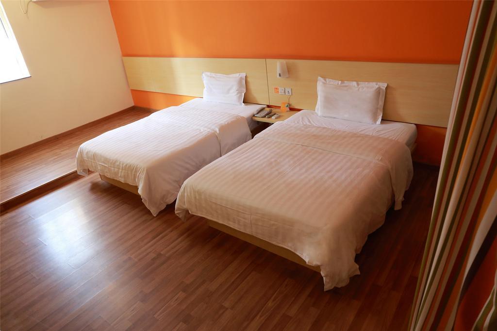 7Days Inn Premium Guangzhou Tianhe West Tiyu Road Subway Station الغرفة الصورة