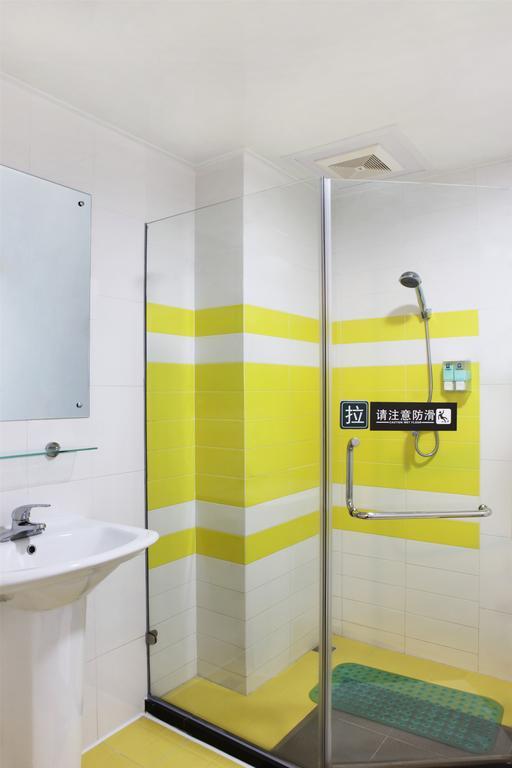 7Days Inn Premium Guangzhou Tianhe West Tiyu Road Subway Station الغرفة الصورة